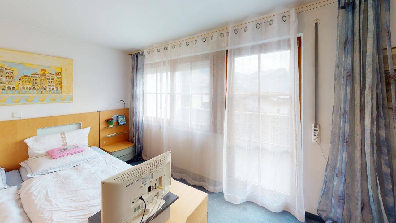Partschins-Parcines-Dreizimmerwohnung-trilocale-Terrasse-terrazza-Garage-Bergblick-montagne