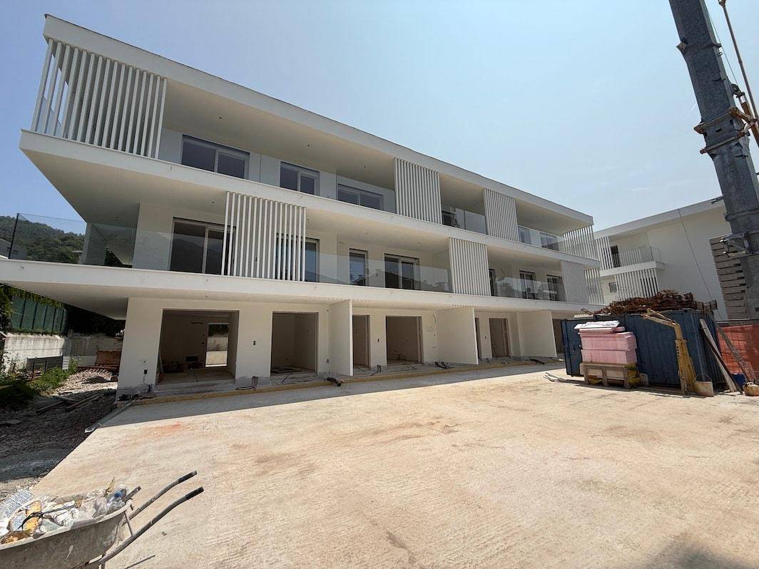 Brixen-Neubau-Luxus-Penthous-Immobilien-Plose-Wohnung-Garten-Wandern-Berge-Stadt-Bischofsstadt-White-Residence-Bressanone-Nuova Costruzione-Attico-di-lusso-Immobili-Plose-Appartamento-Giardino-Escursioni-Montagna-Città-Città Vescovile-Residenza Bianca