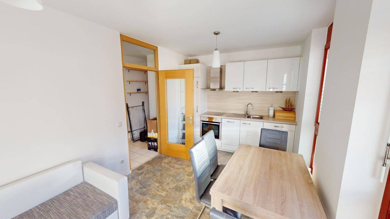 Latsch-Laces-Zweizimmerwohnung-bilocale-Terrasse-Keller-cantina-terrazza-zentral-Investitionsobjekt-investimento-bindungsfrei