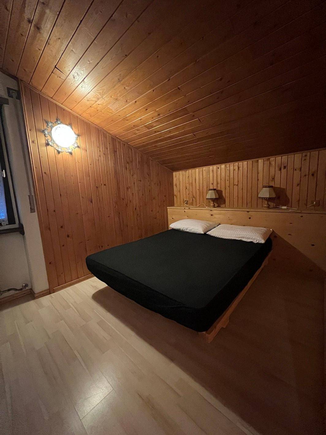Gadertal_Abtei_Pedratsches_traditionell_nicht konventioniert_Skigebiet_Bergpanorama_Mansardenwohnung_Dachgeschoss