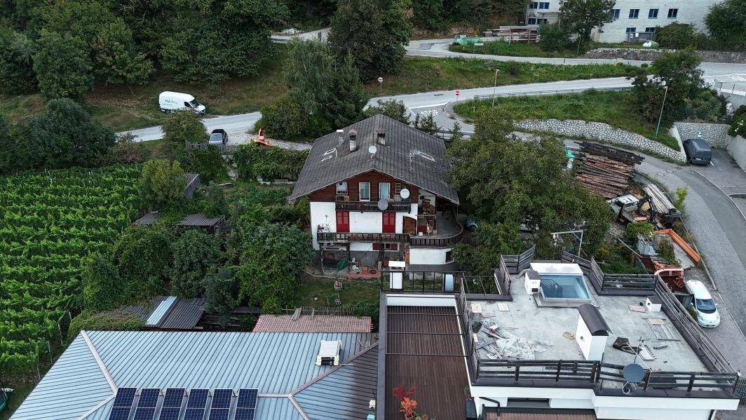 Schabs-Wohnhaus-Immobilie-Verkauf-Neubau-Gewerbezone-Luxus-Sanierung-Aussicht-Ferienwohnung-Landwirtschaftliche Grün-Berge-Bahnhof