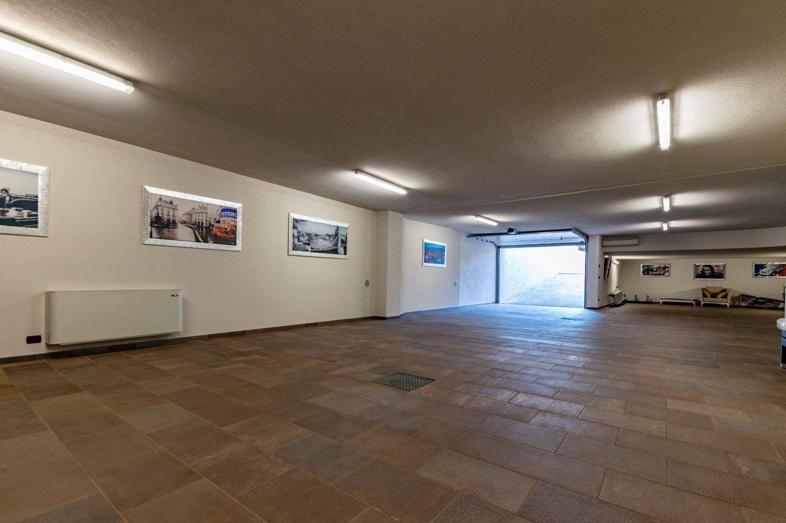 Luxusvilla-am-gardasee-kaufe_villa-am-gardasee-kaufen-haus-am-gardasee-kaufen_exklusive-Villa-am-gardasee_luxus-villa_luxusvilla-am-gardasee_villa-mit-panorama_villa-in-desenzano_comprare-villa-lago-di-garda_vendere-villa-lago-del-garda_Villa-di-lusso_Lago-di-Garda-Villa-esclusiva-con-piscina_Villa-con-vista-sul-lago-Immobile-di-lusso_Lago-di-Garda_Villa-panoramica_Proprietà-sul-Lago-di-Garda_Villa-Desenzano