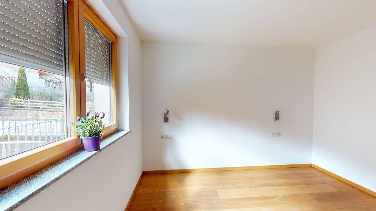 Völlan-Foiana-Wohnung-appartamento-Garten-giardino-Keller-cantina-garage-Garage-Ferienwohnung-hell-luminoso-Zweizimmerwohnung-bilocale-trilocale-Dreizimmerwohnung