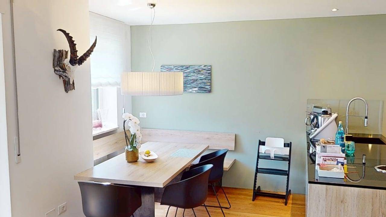 Top-saniertes 3-Zimmer-Wohnjuwel im Burggrafenamt – Ruhe, Bergblick & Qualität vereint! / Trilocale ristrutturato nel cuore del Burgraviato: tranquillità, vista montagne e comfort / Renovated 3-room apartment in Burggrafenamt – peace, mountain views & lifestyle.