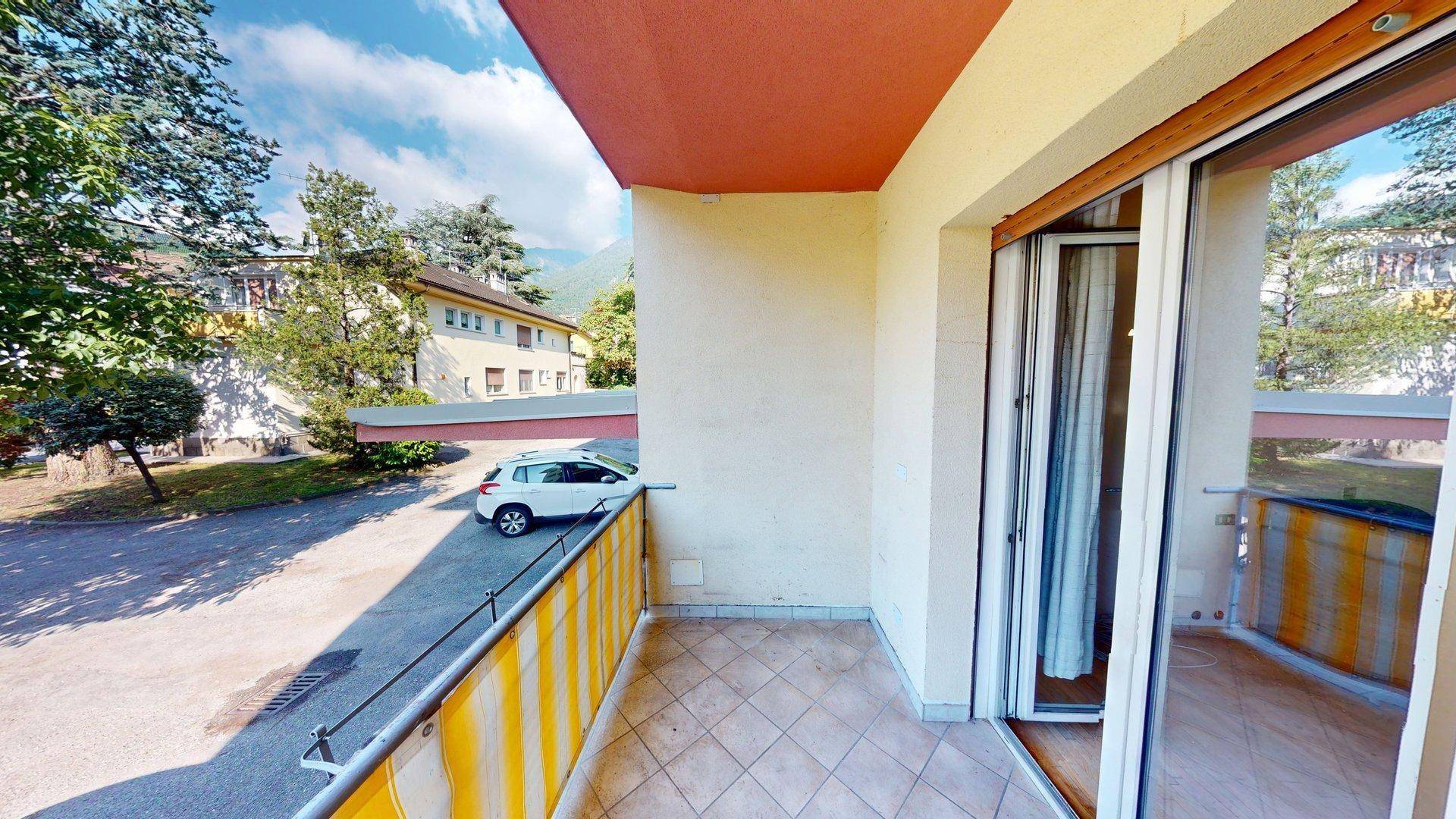 Lana-trilocale-quadrilocale-Dreizimmerwohnung-Vierzimmerwohnung-renovieren-ristrutturare-Balkon-balcon-Autostellplatz-posto macchina-cantina-Keller-nicht konventioniert-non convenzionato