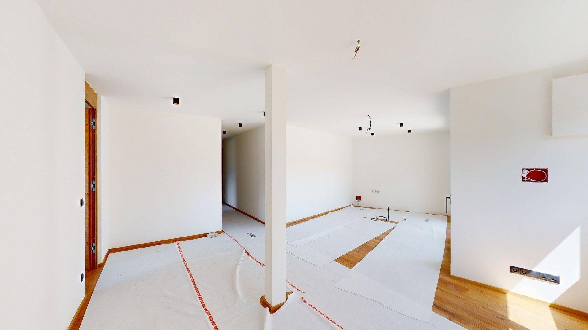 Meran-Merano-Penthouse-Dreizimmerwohnung-trilocale-Dachterrasse-terrazza-cantina-Keller-Aufzug-ascensore-Neubau