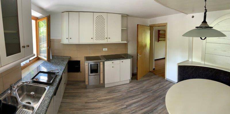 Haus-Lüsen-Bauernhaus-Wohnung-Holzofen-landliches Leben-Wandern-Freiheit-Luxus-grünfläche-Brixen-Würzjoch