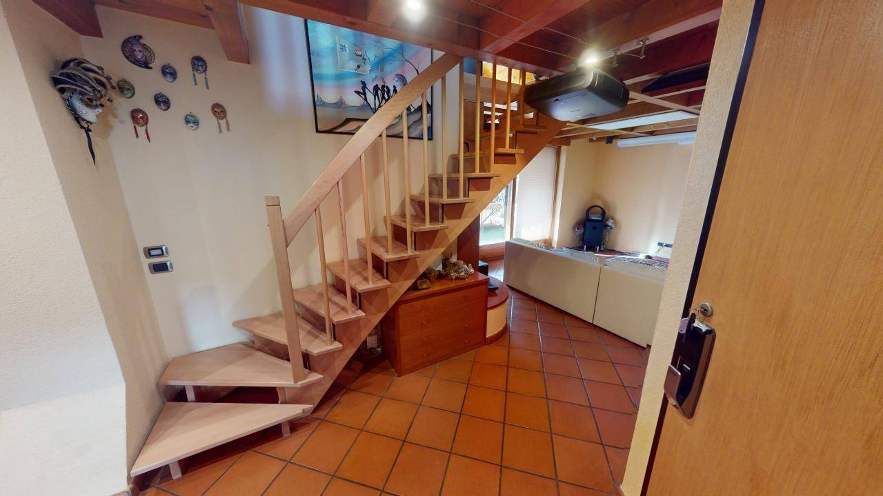 Meran-Merano-Untermais-Maia Bassa-Terrasse-terrazza-Garage-Duplexwohnung