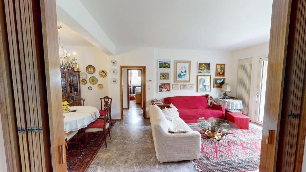 Meran-Merano-Passer-Passirio-Vierzimmerwohnung-quadrilocale-Balkon-balcone-Arbeitszimmer-ufficio-Büro-Schlafzimmer-soggiorno-cucina-cantina-Keller-garage-Garage-Aussicht-vista