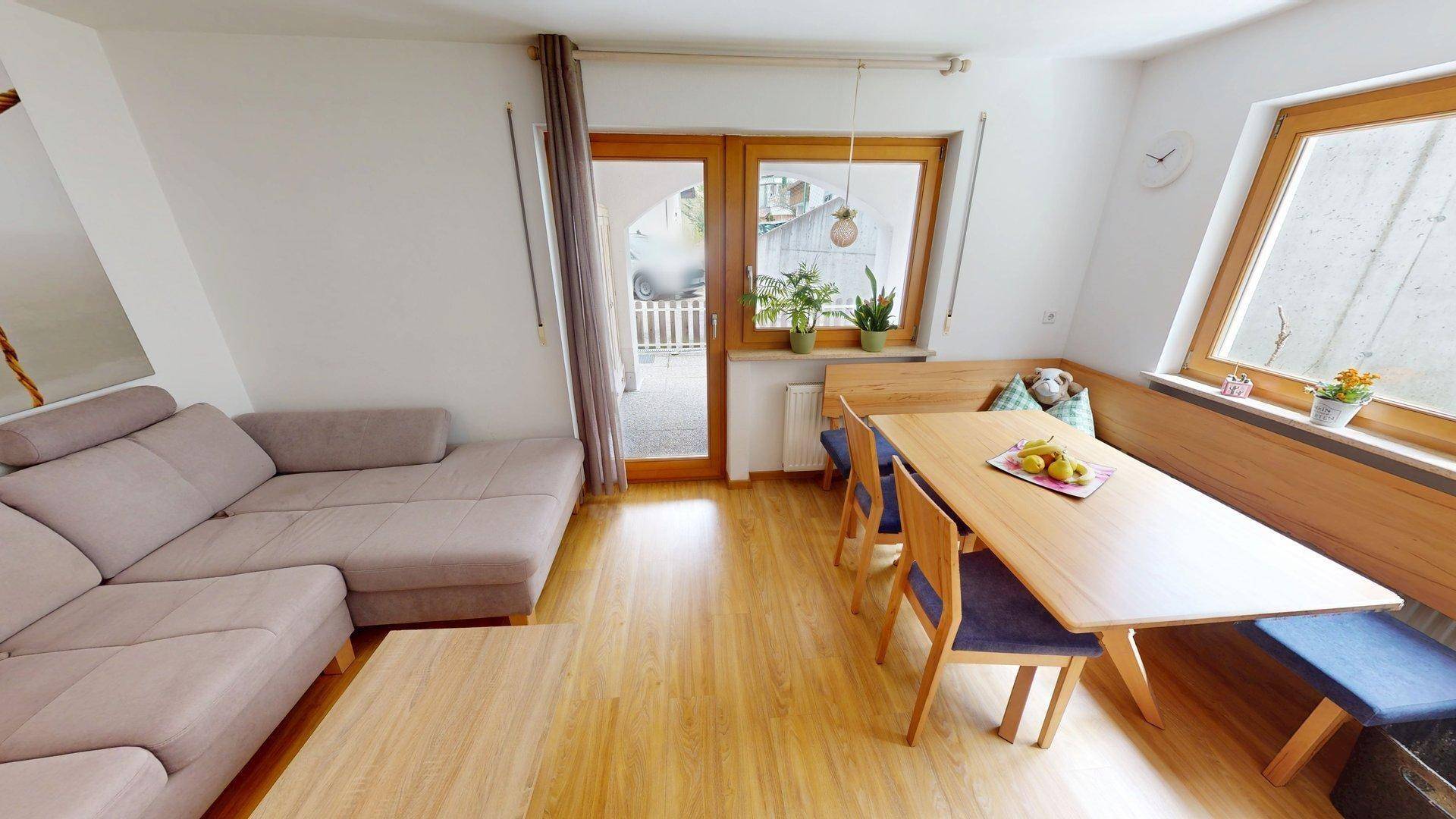 Karthaus-Certosa-Schnalstal-Val Senales-Dreizimmerwohnung-trilocale-giardino-Garten-Ferienwohnung-casa vacanze-Keller-cantina-Garage