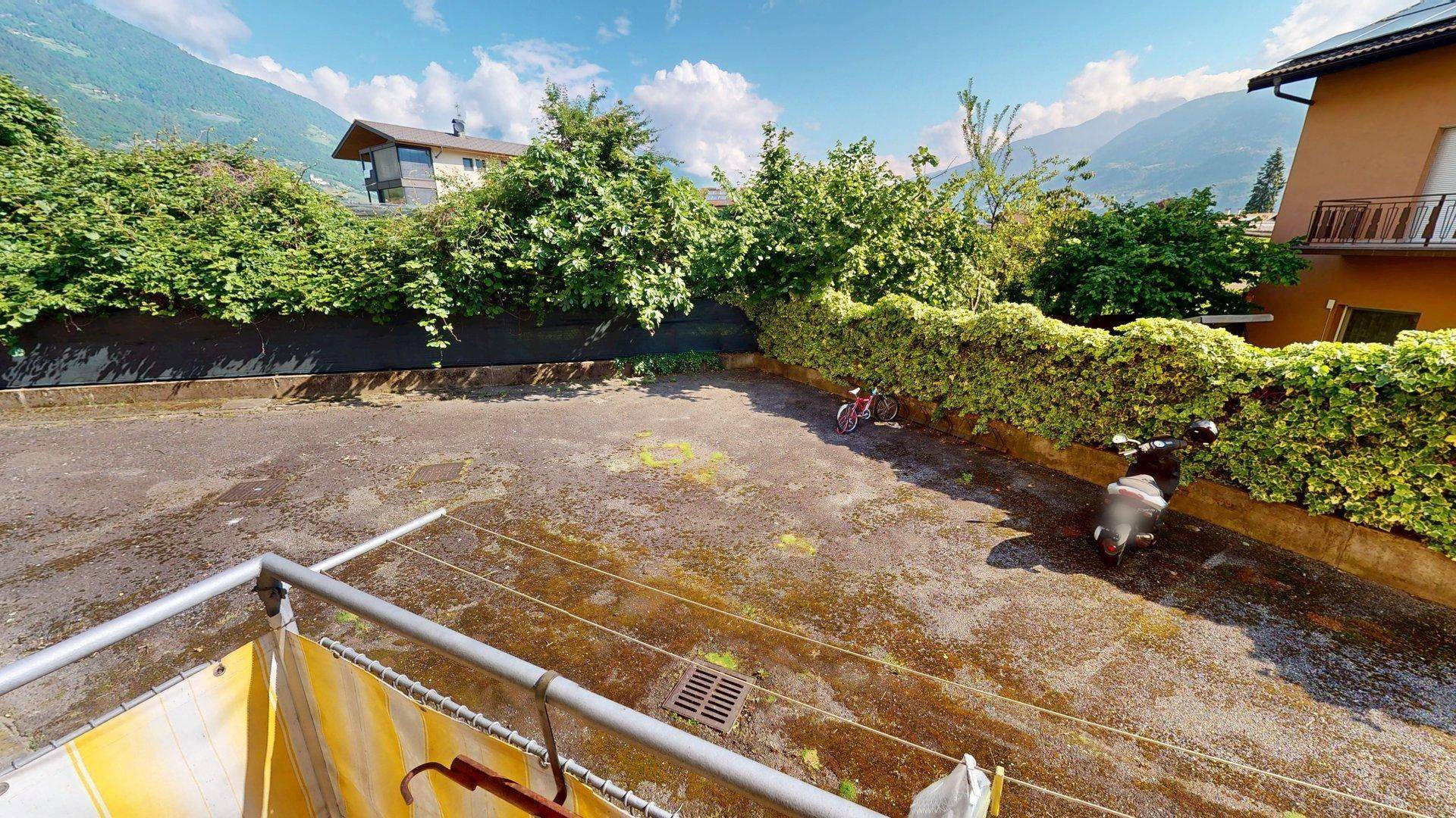 Lana-trilocale-quadrilocale-Dreizimmerwohnung-Vierzimmerwohnung-renovieren-ristrutturare-Balkon-balcon-Autostellplatz-posto macchina-cantina-Keller-nicht konventioniert-non convenzionato