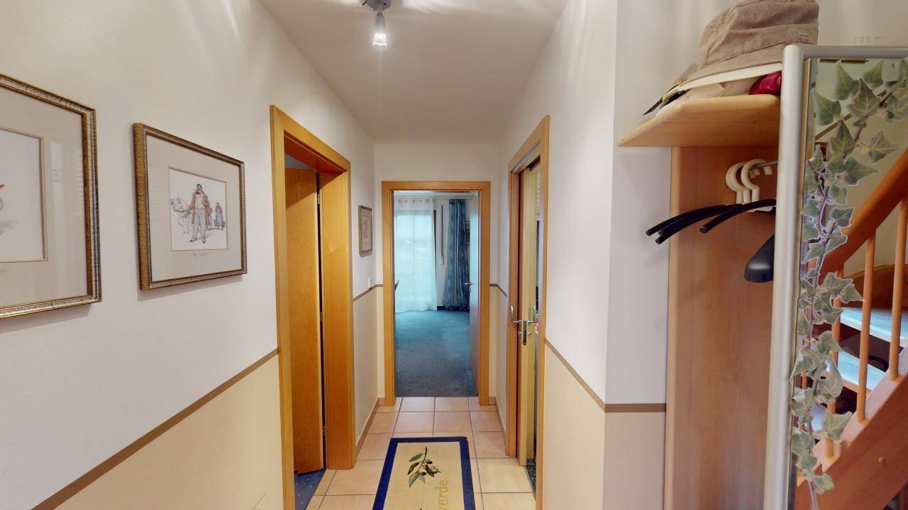 Partschins-Parcines-Dreizimmerwohnung-trilocale-Terrasse-terrazza-Garage-Bergblick-montagne