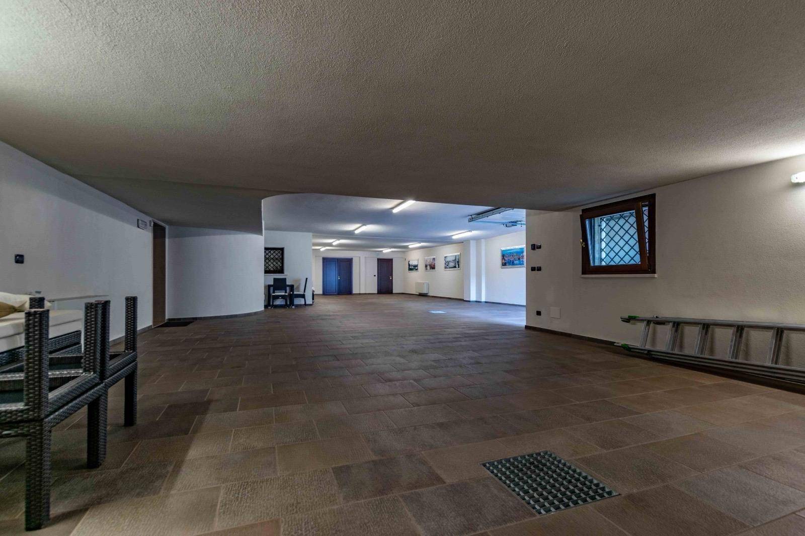 Luxusvilla-am-gardasee-kaufe_villa-am-gardasee-kaufen-haus-am-gardasee-kaufen_exklusive-Villa-am-gardasee_luxus-villa_luxusvilla-am-gardasee_villa-mit-panorama_villa-in-desenzano_comprare-villa-lago-di-garda_vendere-villa-lago-del-garda_Villa-di-lusso_Lago-di-Garda-Villa-esclusiva-con-piscina_Villa-con-vista-sul-lago-Immobile-di-lusso_Lago-di-Garda_Villa-panoramica_Proprietà-sul-Lago-di-Garda_Villa-Desenzano
