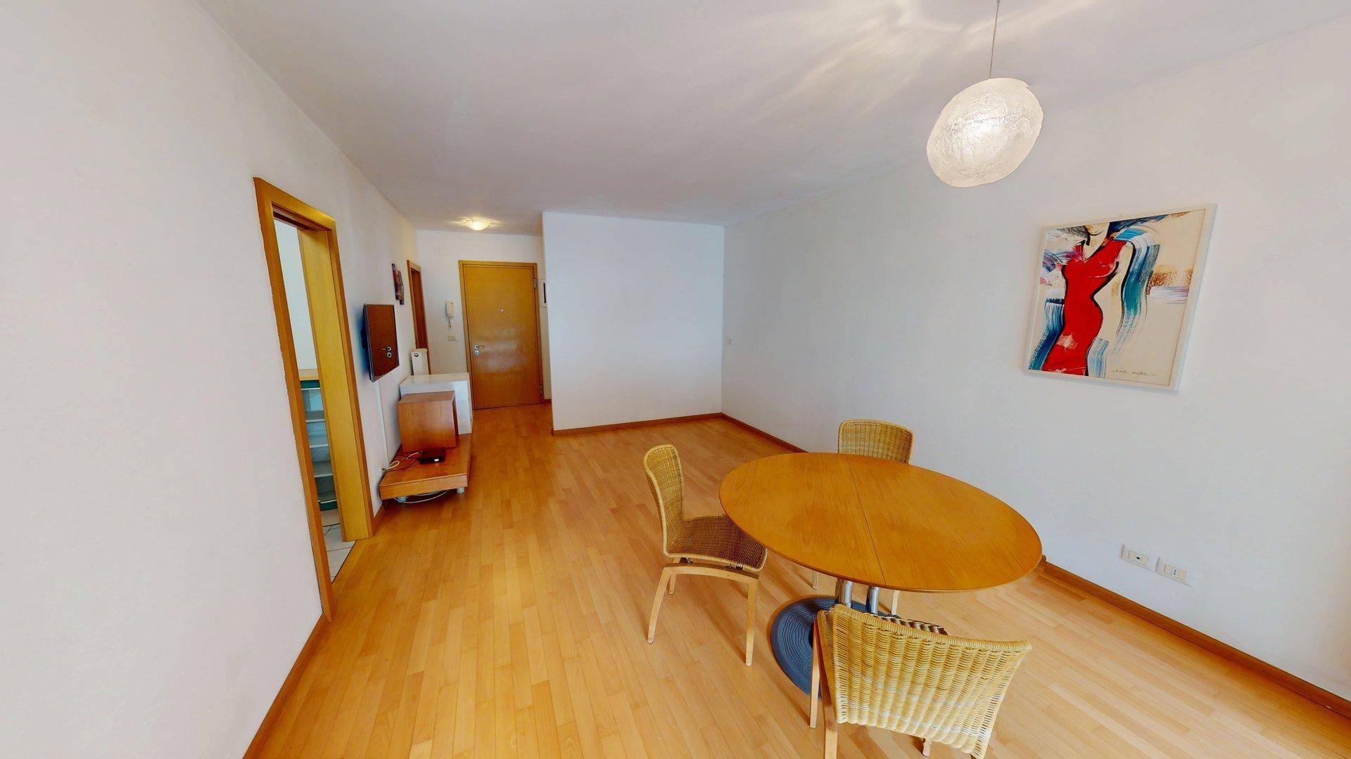 Lana-bilocale-Zweizimmerwohnung-Garten-giardino-Keller-cantina-Garage-Kondominium