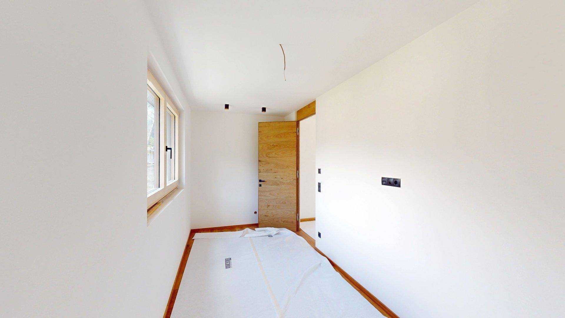 Meran-Merano-Penthouse-Dreizimmerwohnung-trilocale-Dachterrasse-terrazza-cantina-Keller-Aufzug-ascensore-Neubau