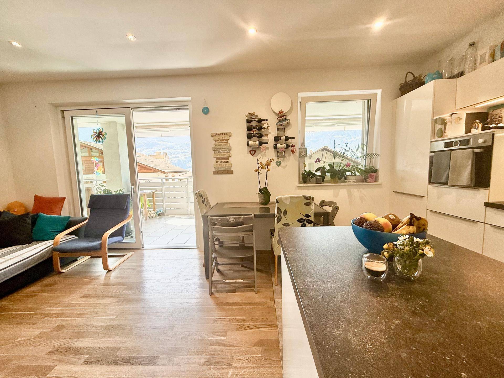 Dreizimmerwohnung-trilocale-Burgstall-Postal-Burgraviato-Burggrafenamt-Terrasse-terrazza
