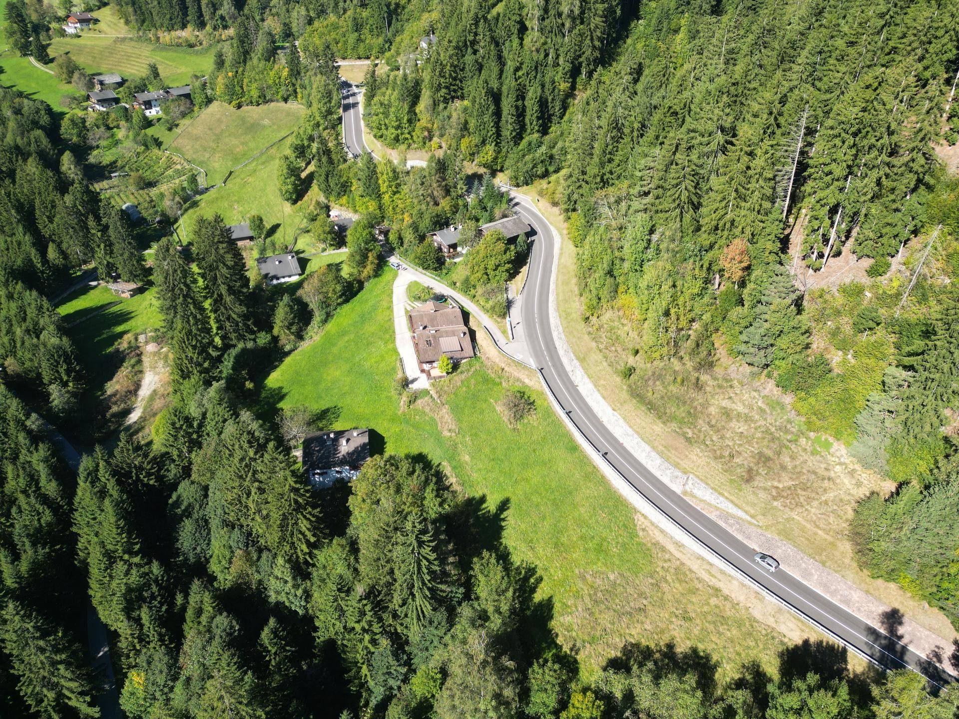 Ulten – Tourismus, Bauen und Gastronomie vereinen sich hier mit einzigartigen Chancen für neue Ideen und ein attraktives Baugrundstück – Ultimo, turismo, costruzioni e gastronomia si incontrano qui con opportunità uniche per nuove idee e un terreno edificabile attraente – Ultimo, tourism, construction and gastronomy come together here with unique opportunities for new ideas and an attractive building plot.