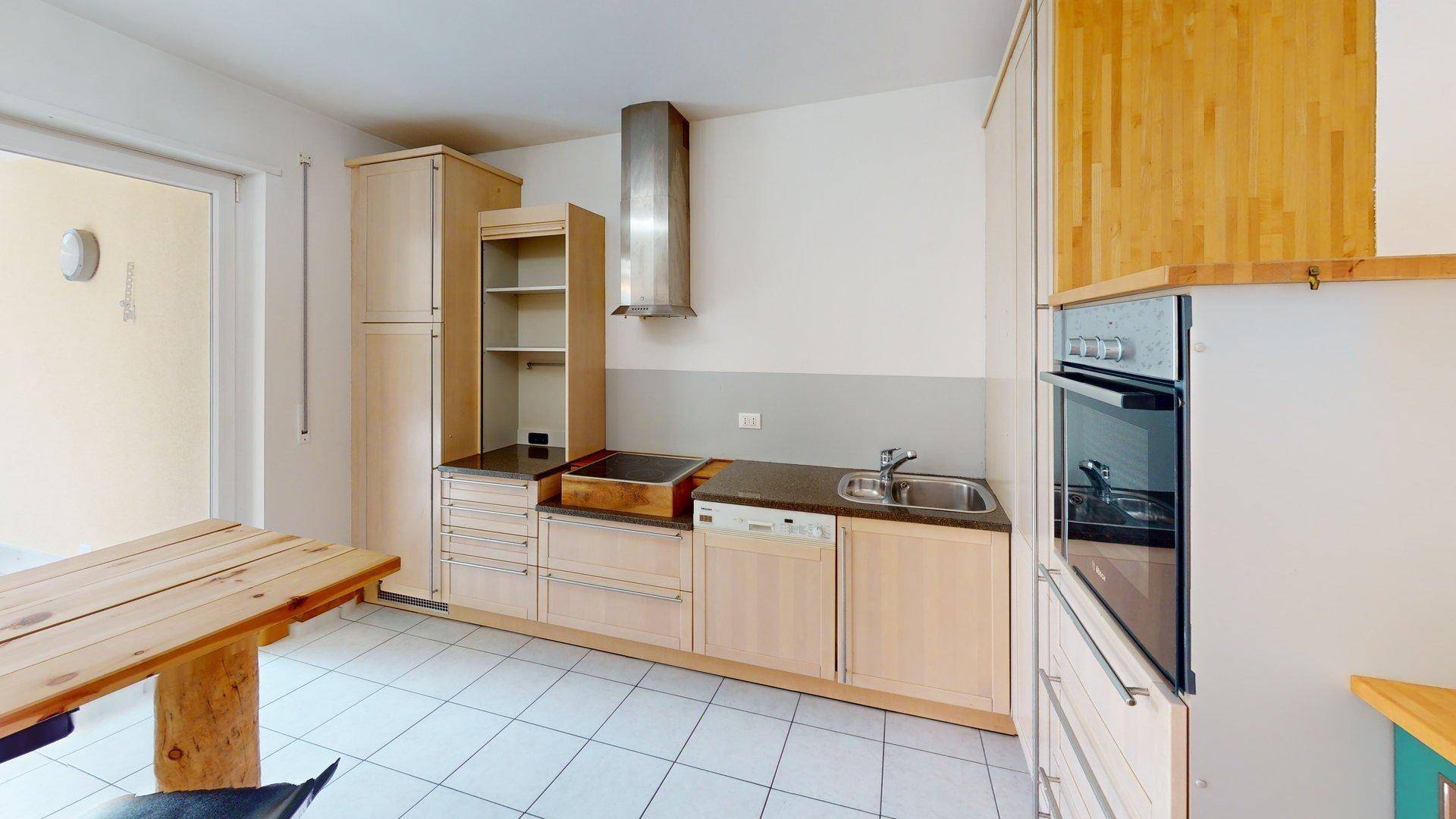 Lana-bilocale-Zweizimmerwohnung-Garten-giardino-Keller-cantina-Garage-Kondominium