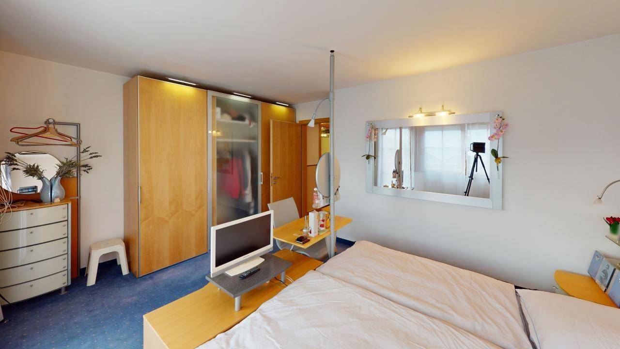 Partschins-Parcines-Dreizimmerwohnung-trilocale-Terrasse-terrazza-Garage-Bergblick-montagne