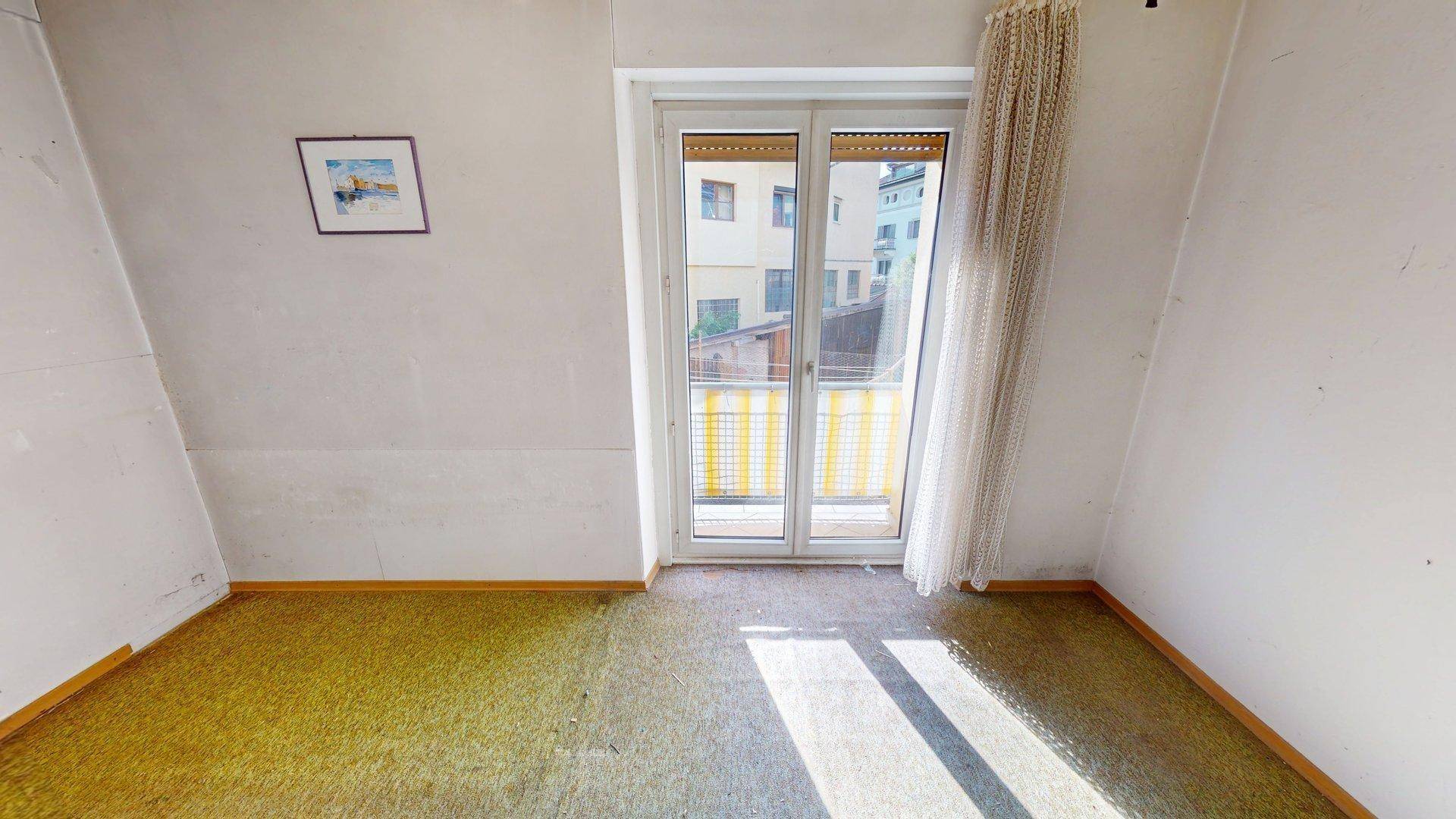 Lana-trilocale-quadrilocale-Dreizimmerwohnung-Vierzimmerwohnung-renovieren-ristrutturare-Balkon-balcon-Autostellplatz-posto macchina-cantina-Keller-nicht konventioniert-non convenzionato