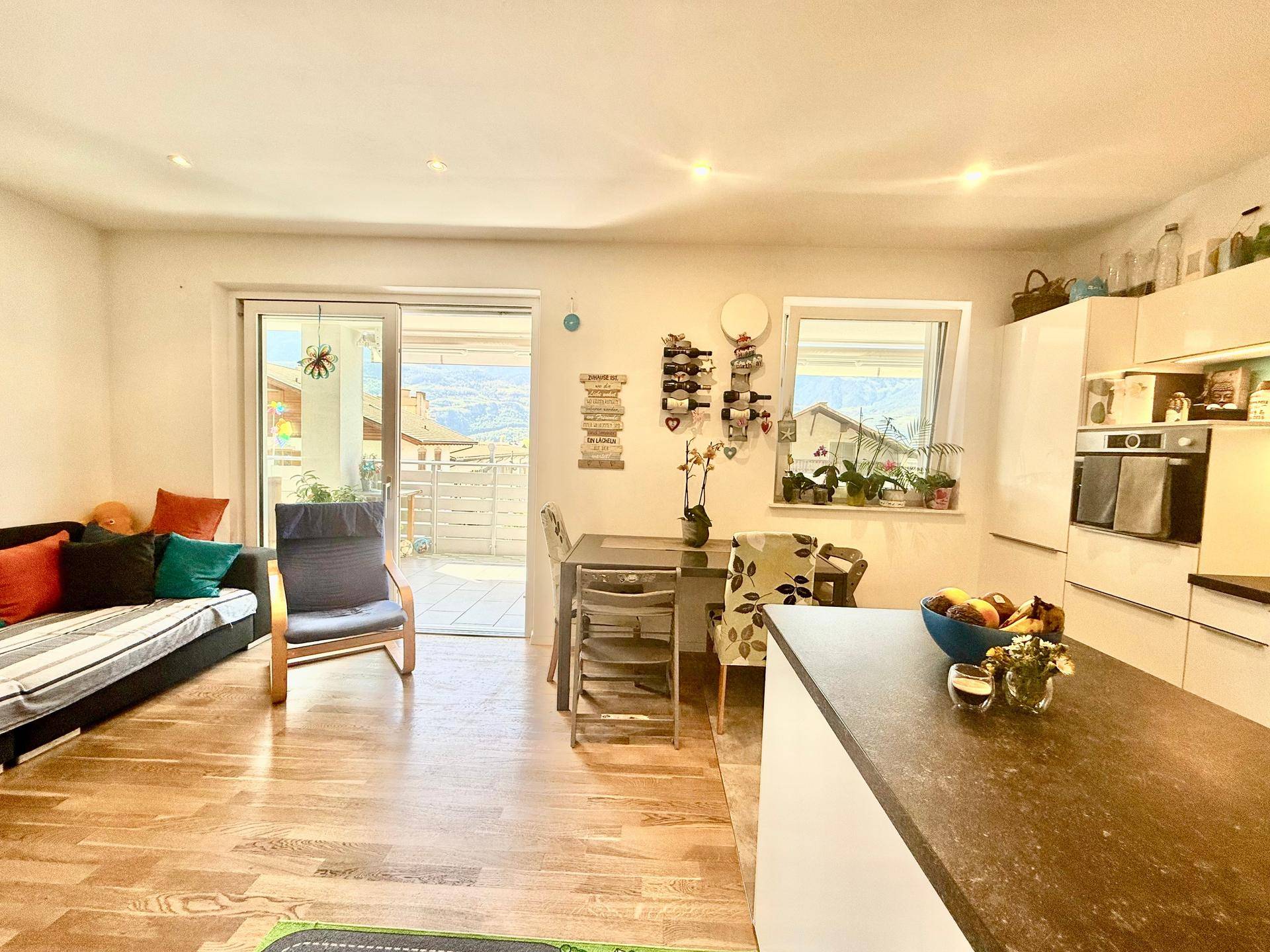 Dreizimmerwohnung-trilocale-Burgstall-Postal-Burgraviato-Burggrafenamt-Terrasse-terrazza