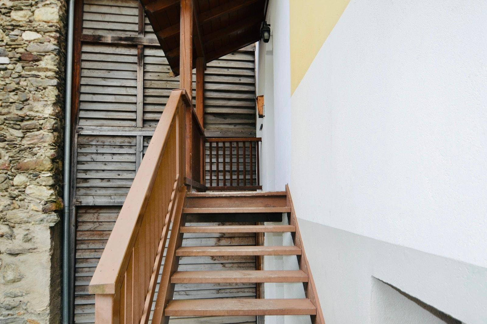 Einfamilienhaus in Latsch – zentrumsnahes Traumhaus mit großer Garage und viel Platz zu verkaufen  Casa unifamiliare in vendita a Laces – posizione centrale, garage spazioso, tanto spazio e grande opportunità  Detached house for sale in Latsch – central location, large garage, lots of space and a unique real estate opportunity.
