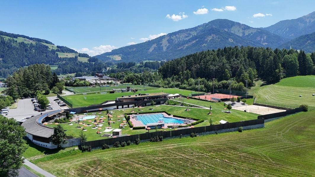 Olang_Valdaora_Neubau_Nuova_Costruzione_Luxus_Lusso_Nachhaltig_Sostenibile_Klimahaus_Casa_Clima_Kronplatz_Plan_de_Corones_Dolomiten_Dolomiti_Eichenparkett_Parquet_di_rovere_Erstbezug_Primo_ingresso_Südtirol_Living_Alto_Adige_Living_Terrassentraum_Sogno_in_terrazza_Alpin_Modern_Alpino_moderno_Lichtdurchflutet_Inondato_di_luce_Pustertal_Val_Pusteria_Residence_Plunger_Freie_Wohnung_Appartamento_libero_Investition_Investimento_Zweitwohnsitz_Seconda_casa_Balkon_Balcone_Garten_Giardino_Keller_Cantina