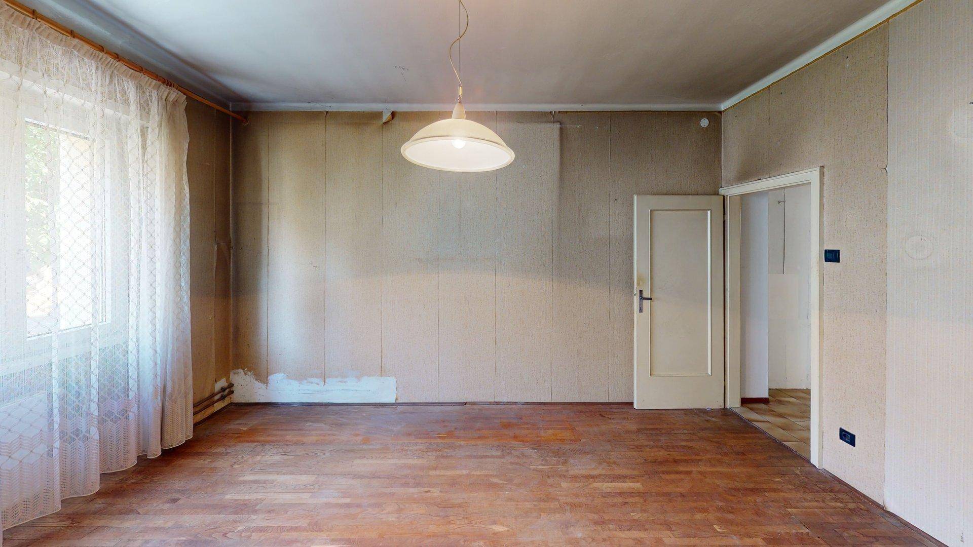 Lana-trilocale-quadrilocale-Dreizimmerwohnung-Vierzimmerwohnung-renovieren-ristrutturare-Balkon-balcon-Autostellplatz-posto macchina-cantina-Keller-nicht konventioniert-non convenzionato