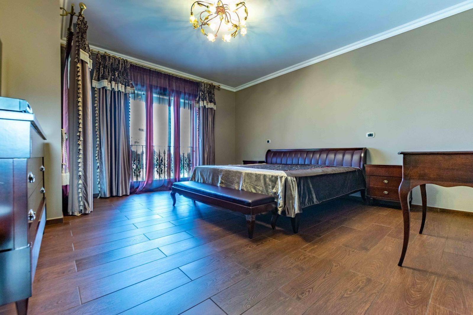 Luxusvilla-am-gardasee-kaufe_villa-am-gardasee-kaufen-haus-am-gardasee-kaufen_exklusive-Villa-am-gardasee_luxus-villa_luxusvilla-am-gardasee_villa-mit-panorama_villa-in-desenzano_comprare-villa-lago-di-garda_vendere-villa-lago-del-garda_Villa-di-lusso_Lago-di-Garda-Villa-esclusiva-con-piscina_Villa-con-vista-sul-lago-Immobile-di-lusso_Lago-di-Garda_Villa-panoramica_Proprietà-sul-Lago-di-Garda_Villa-Desenzano