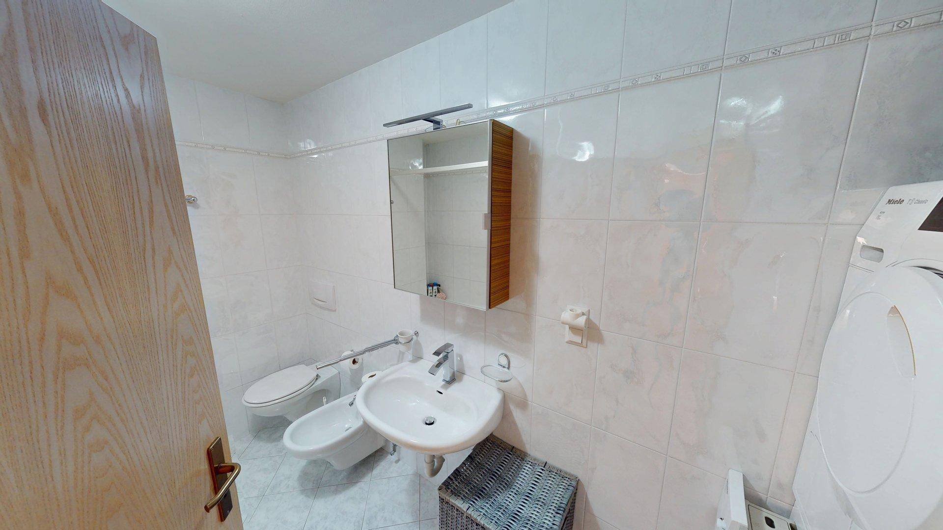 Karthaus-Certosa-Schnalstal-Val Senales-Dreizimmerwohnung-trilocale-giardino-Garten-Ferienwohnung-casa vacanze-Keller-cantina-Garage