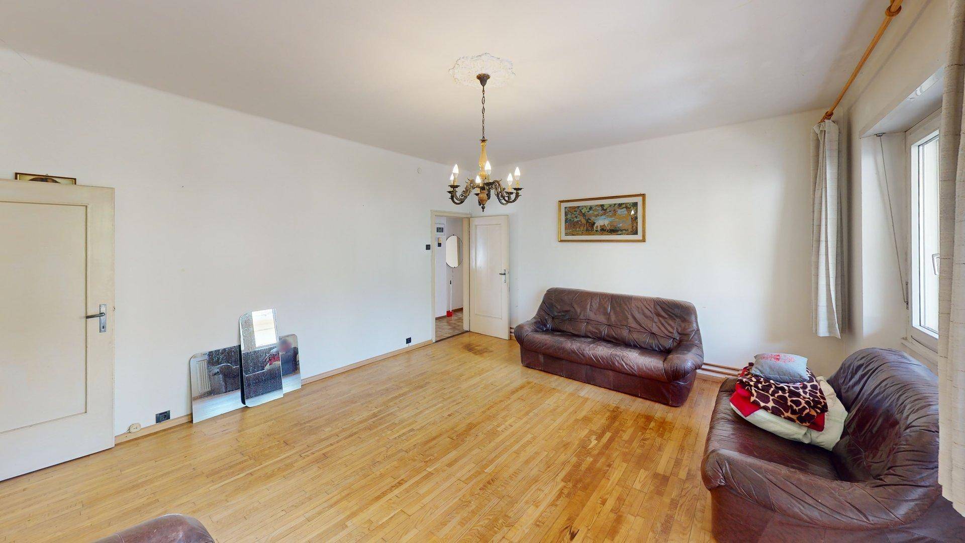 Lana-trilocale-quadrilocale-Dreizimmerwohnung-Vierzimmerwohnung-renovieren-ristrutturare-Balkon-balcon-Autostellplatz-posto macchina-cantina-Keller-nicht konventioniert-non convenzionato