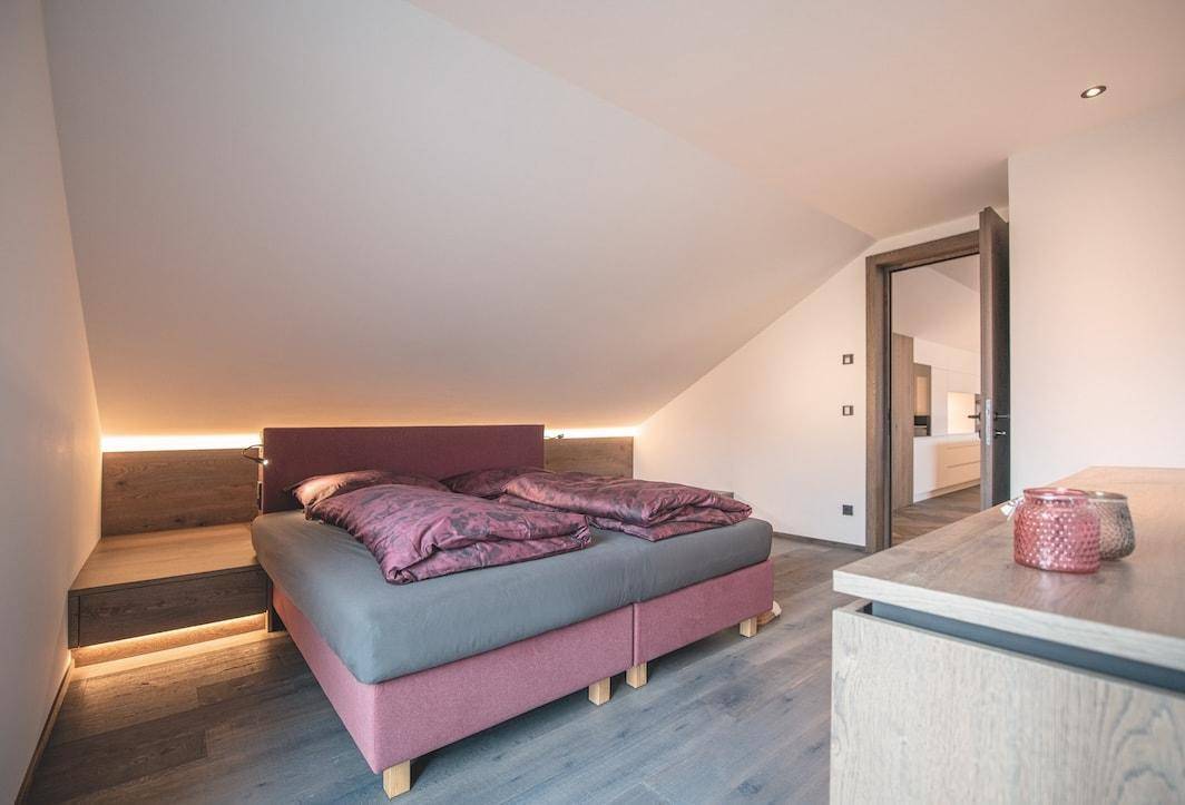 Schabs-Romana-Neubau-Luxus-Penthouse-Frei-Berge-Konventioniert-Landschaft-Garage-Neubau-Aufzug-Treppe-Terrasse-Immobilie-Schabs-Hochplateau
