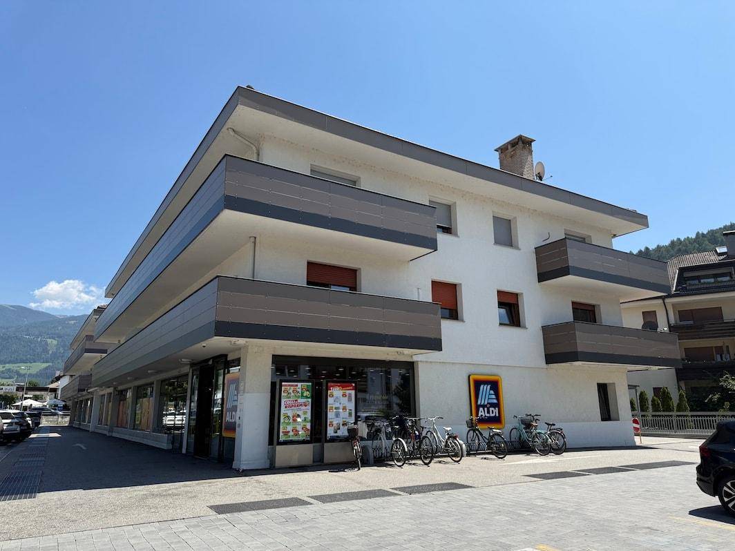 Bruneck-Wohnung-Immobilie-Umbau-Zentrum-Saniert-Neu-Wander-Berge-Landschaft-Stadt-Freude