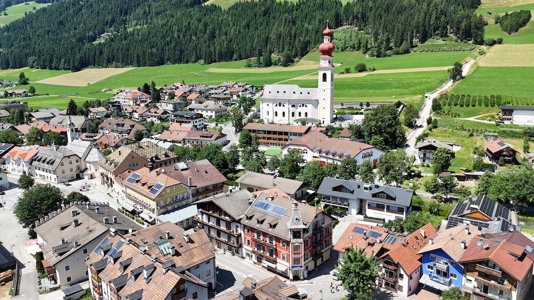 Niederdorf_Genehmigtes Projekt_7 freie Wohnungen_Konventionelle_Visionen_Umsetzungsmöglichkeiten_Rauminhalt