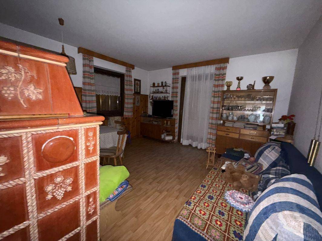Schabs-Wohnhaus-Immobilie-Verkauf-Neubau-Gewerbezone-Luxus-Sanierung-Aussicht-Ferienwohnung-Landwirtschaftliche Grün-Berge-Bahnhof