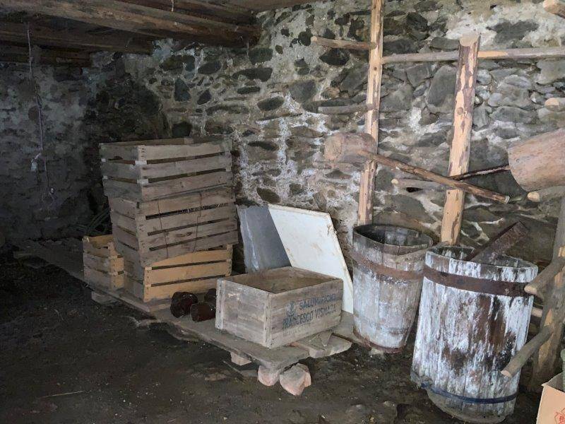 Haus-Lüsen-Bauernhaus-Wohnung-Holzofen-landliches Leben-Wandern-Freiheit-Luxus-grünfläche-Brixen-Würzjoch