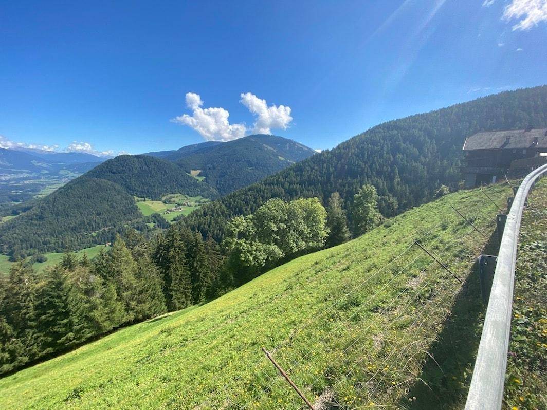 Steilhang_Hanglage_Wiese_Wald_Acker_St.Lorenzen