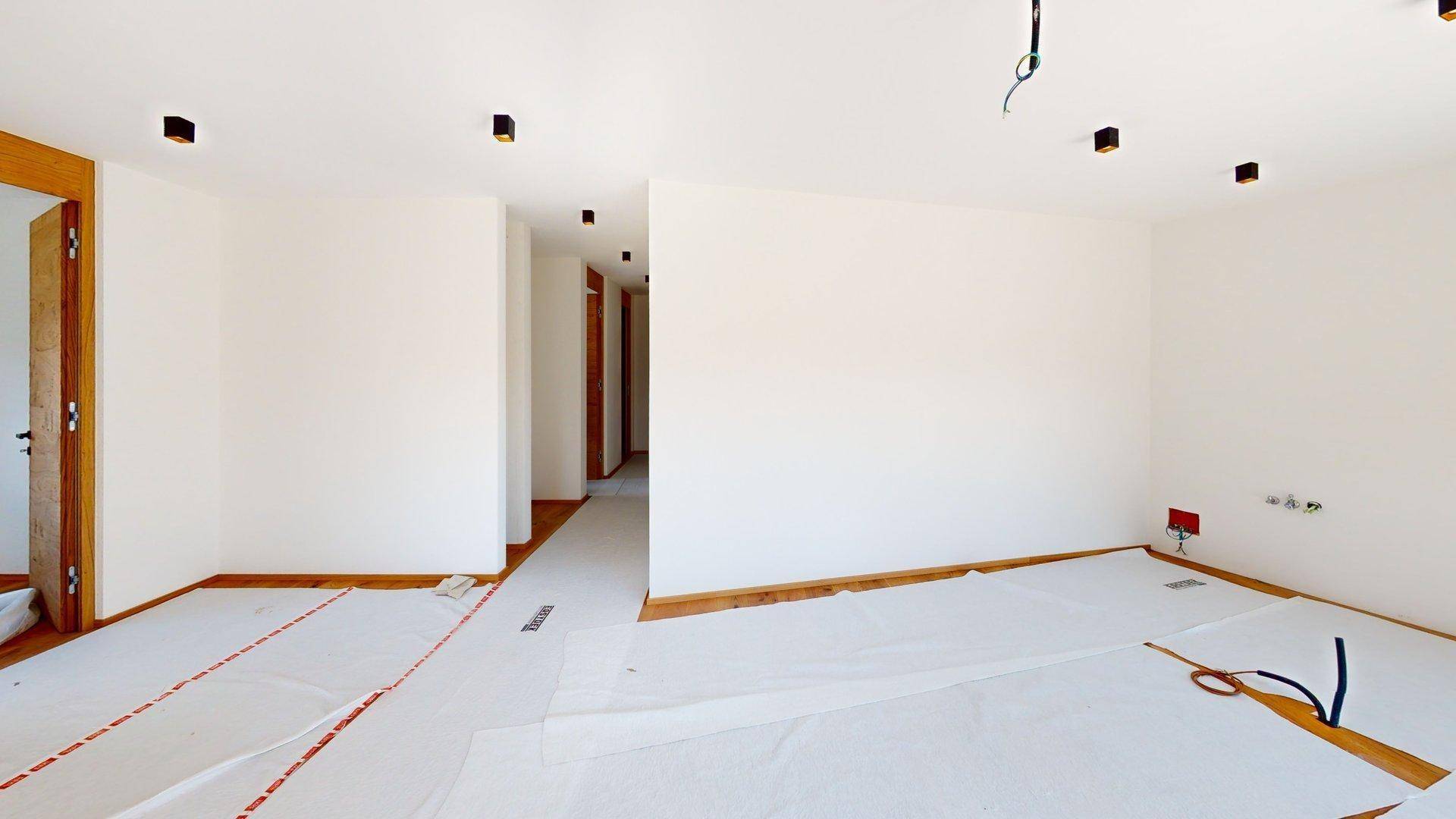Meran-Merano-Penthouse-Dreizimmerwohnung-trilocale-Dachterrasse-terrazza-cantina-Keller-Aufzug-ascensore-Neubau