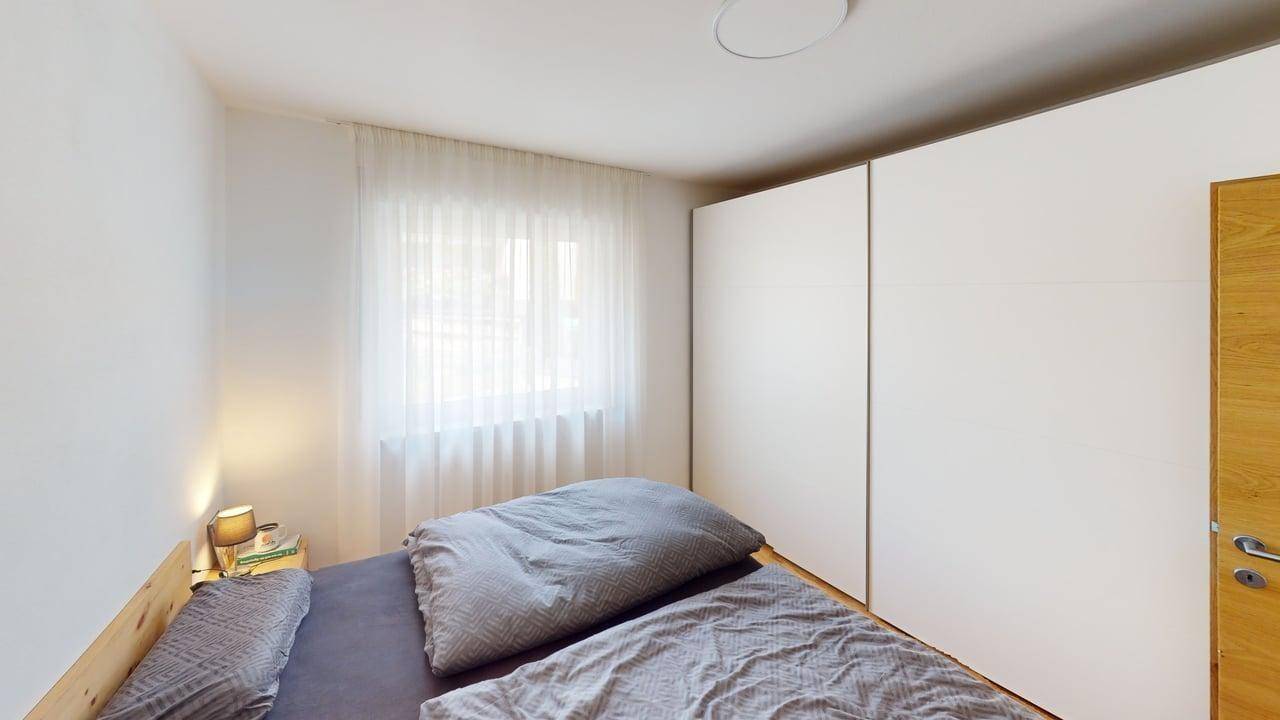 Top-saniertes 3-Zimmer-Wohnjuwel im Burggrafenamt – Ruhe, Bergblick & Qualität vereint! / Trilocale ristrutturato nel cuore del Burgraviato: tranquillità, vista montagne e comfort / Renovated 3-room apartment in Burggrafenamt – peace, mountain views & lifestyle.