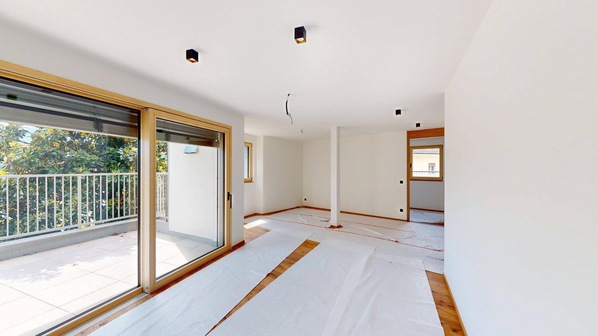 Meran-Merano-Penthouse-Dreizimmerwohnung-trilocale-Dachterrasse-terrazza-cantina-Keller-Aufzug-ascensore-Neubau