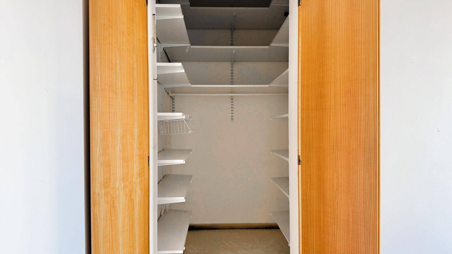 Begehbarer Kleiderschrank