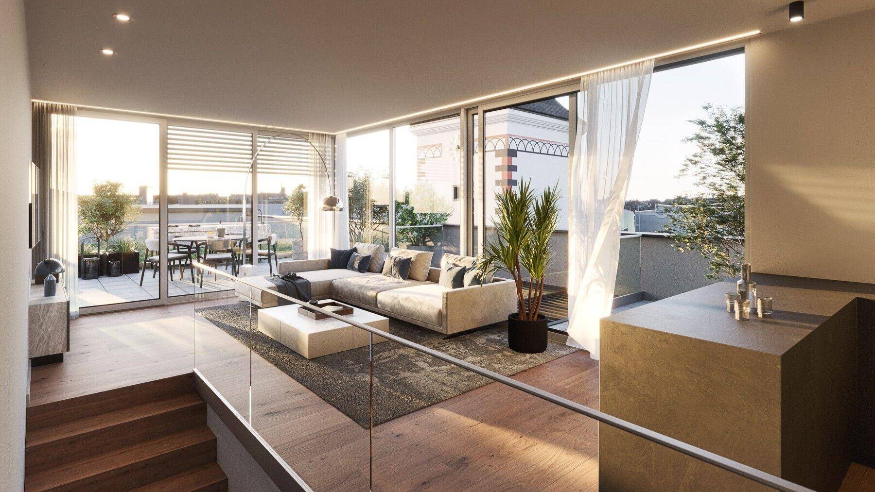 Heller Wohnbereich mit großen Glasfronten, Holzboden und Zugang zu einer Außenterrasse.