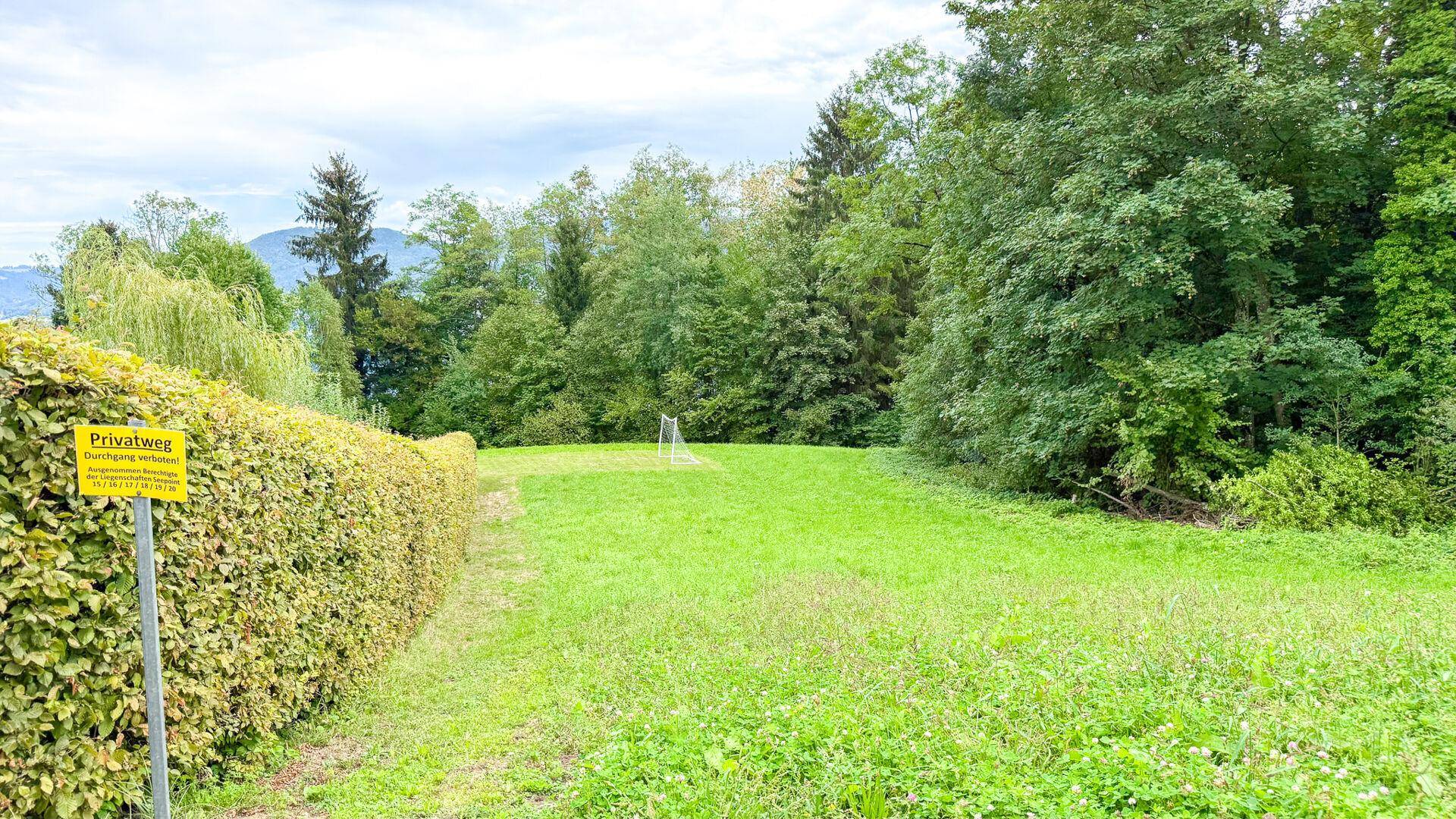 Weg zum Badeplatz