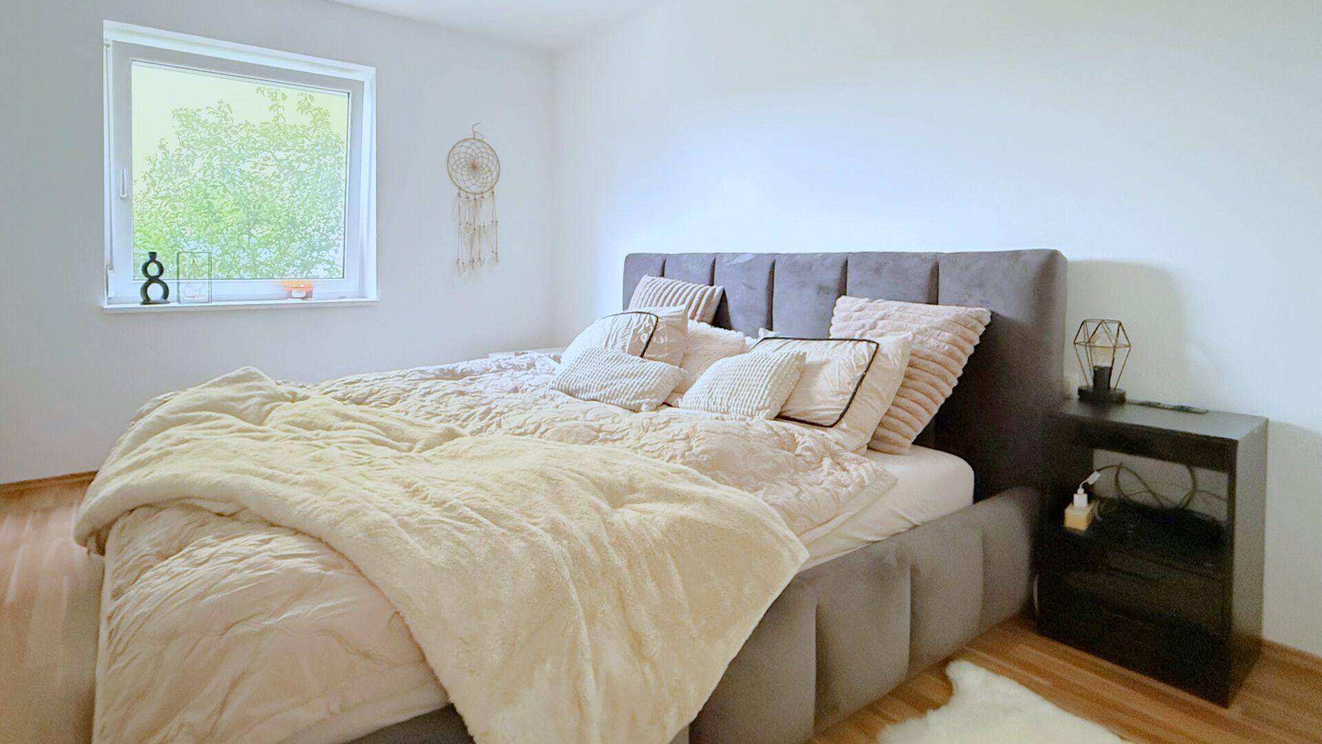 Schlafzimmer (Top 1)