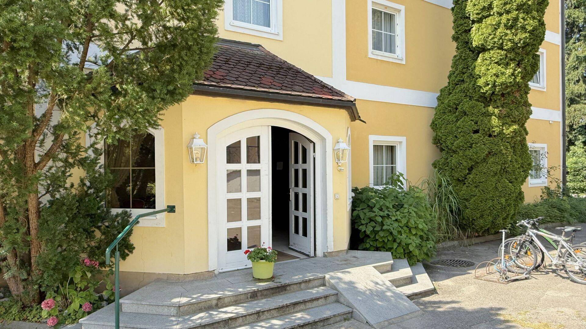 Eingang - Bestandshaus Nr. 2
