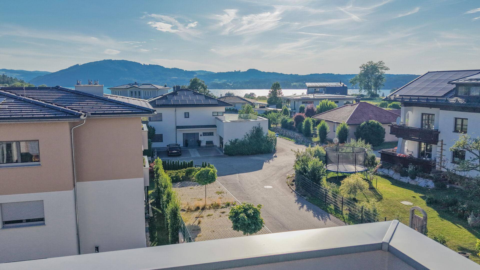 Mit dem Aufzug direkt in das Penthouse - Aussicht zum Attersee - Mehr
