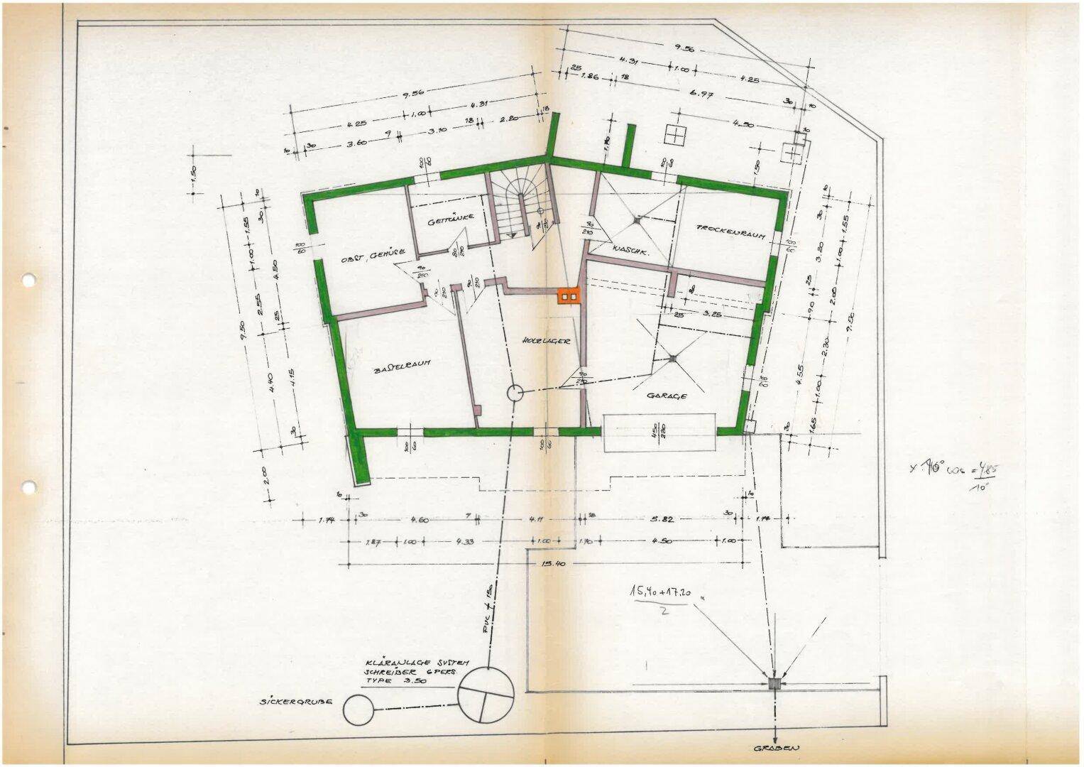 Handgezeichneter Grundriss des Untergeschosses mit Abstellräumen, Waschküche und Garage.