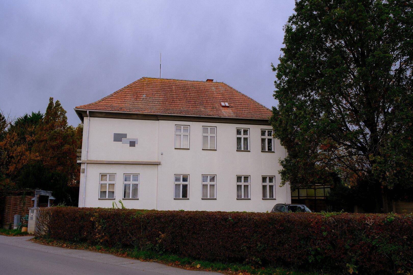 Ihr Traumhaus in Hausleiten: 285 m², 2 Terrassen, 3 Garagen – gestalten Sie es nach Ihrem Stil! – pohled 3