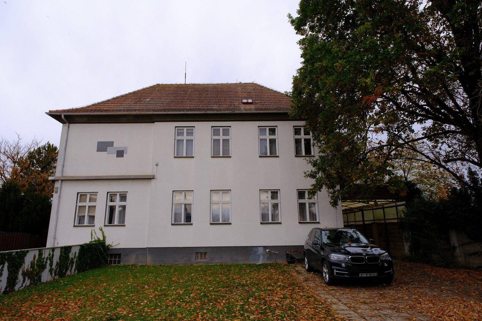 Ihr Traumhaus in Hausleiten: 285 m², 2 Terrassen, 3 Garagen – gestalten Sie es nach Ihrem Stil! – pohled 2