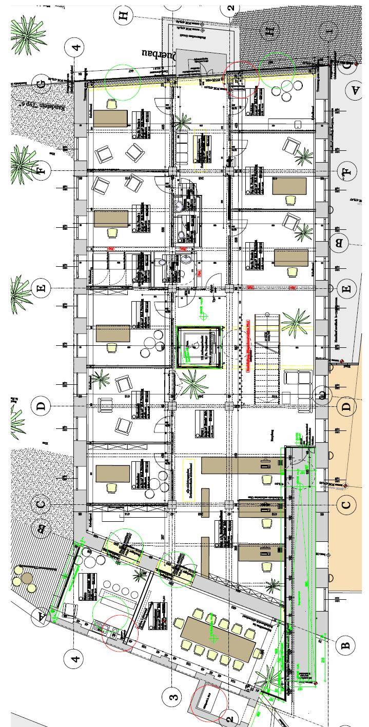 Detaillierter Grundriss eines Stockwerks mit mehreren Büroräumen und einem großzügigen Konferenzbereich.